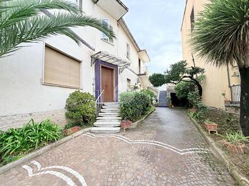 PALAZZO A MUGNANO DI NAPOLI