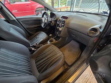 Opel corsa 1.3 multijet  - 2011