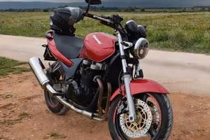 Kawasaki ZR7 750 