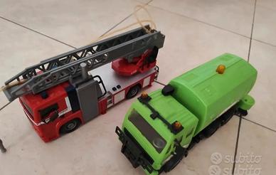 Gioco camion vigili del fuoco e camion spazzatura