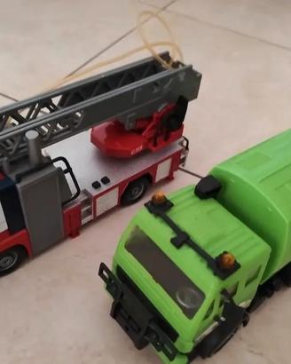 Gioco camion vigili del fuoco e camion spazzatura