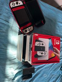Nintendo Switch Oled bianca + accessori e custodia