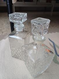 Coppia bottiglie liquore in vetro lavorato