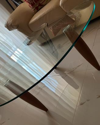 Tavolo basso con cristallo