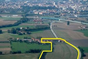 A Pinerolo (TO) Cascina + terreno di 50.000 mq.