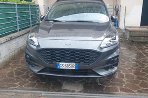 Ford kuga plug-in del 2024