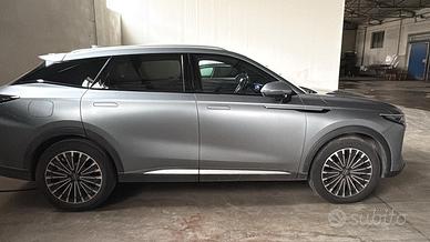 auto ibrida ricaricabile omoda 9