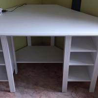 Scrivania IKEA linea Brusali