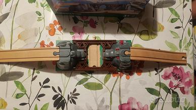 Brio trenini in legno  ponte che si apre