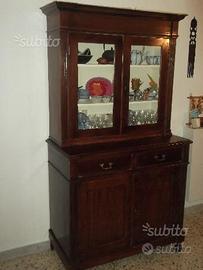 Credenza antica