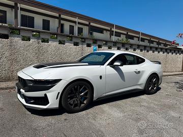 Ford Mustang Fastback 5.0 V8 aut. Dark Horse
