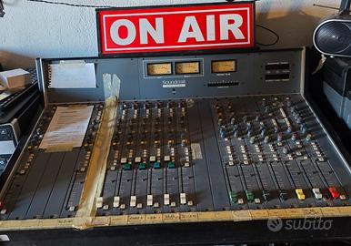 Allestimento per radio di trasmissione 