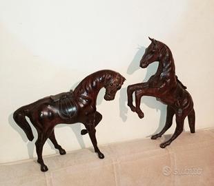 Coppia sculture in vera pelle 