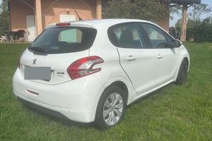 Peugeot 208 2013