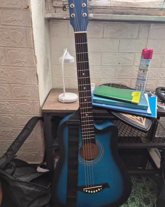 chitarra acustica