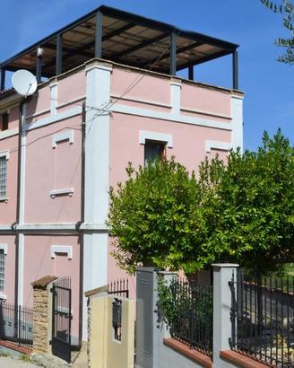 Villa Liberty completamente ristrutturata