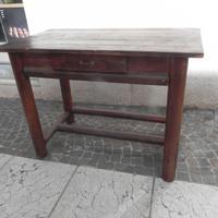 Scrittoio in legno massiccio con cassetto cenrale