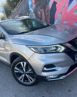 NISSAN QASHQAI 1.5 DIESEL/AUT/LED/NAVI/R.CAM