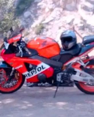 Honda CBR 600 RR Repsol + casco incluso