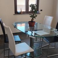 Tavolo di vetro temprato allungabile