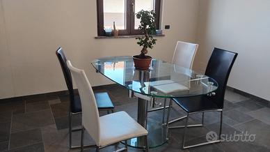 Tavolo di vetro temprato allungabile