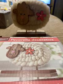 Pecorella decorativa in feltro di lana