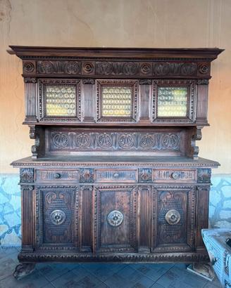 Credenza antica