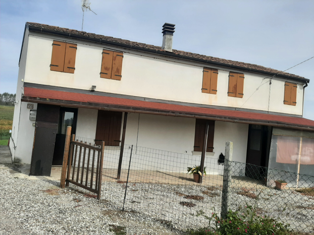 Casa indipendente+terreno a S.Biagio Bondeno