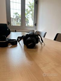 Macchina Fotografica Canon  EOS 2000D