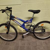 Mountain-bike blu a doppia sospensione