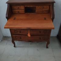 settimanale con specchio ovale dorato