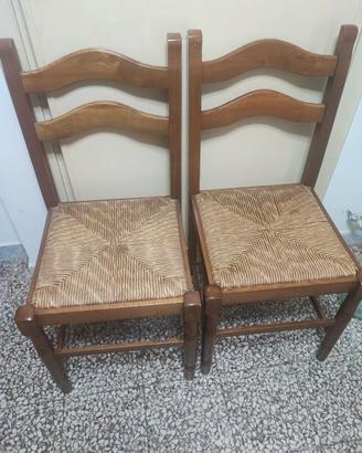 2 sedie in legno con seduta in paglia