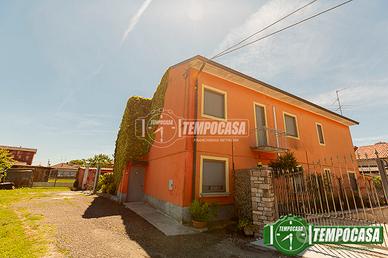 CASA INDIPENDENTE CON SPAZIO ESTERNO