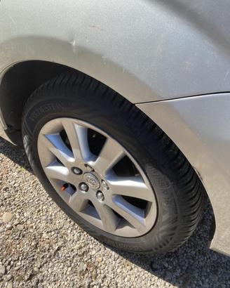 Toyota corolla verso 2.2 d 100kw