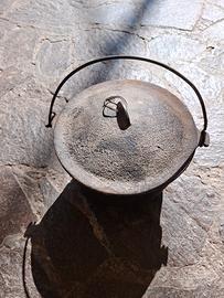 pentola on ghosa ha yre gambe 