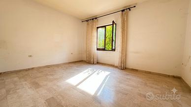 Appartamento piano terra con cortile a Domusnovas