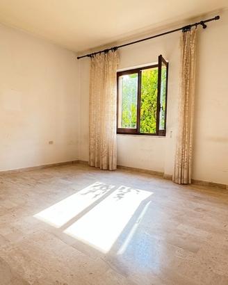 Appartamento piano terra con cortile a Domusnovas