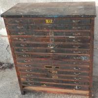 Antica cassettiera porta caratteri tipografici