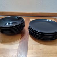Set piatti neri Ikea per 6 persone