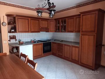 Cucina completa di FRIGO, FORNO, PIANO COTTURA