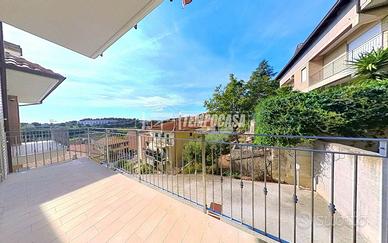 APPARTAMENTO PARI AL NUOVO CON BALCONE