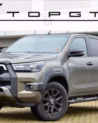 TOYOTA HILUX 2.8d DOUBLE CAB INVINCIBLE 4WD 204cv 