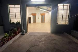 Capannone 100m2 circa compreso di bagno