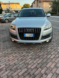 AudiQ7