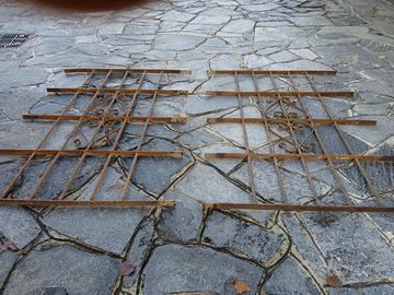 coppia di Grate ferro battuto inferriata
