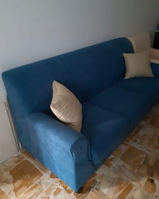Divano tre posti