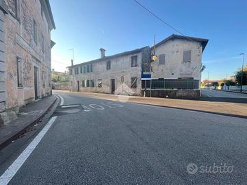 PORZIONE DI BIFAMILIARE A SPRESIANO