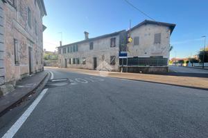 PORZIONE DI BIFAMILIARE A SPRESIANO