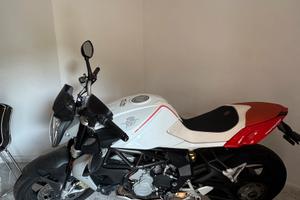 MV AGUSTA BRUTALE 800