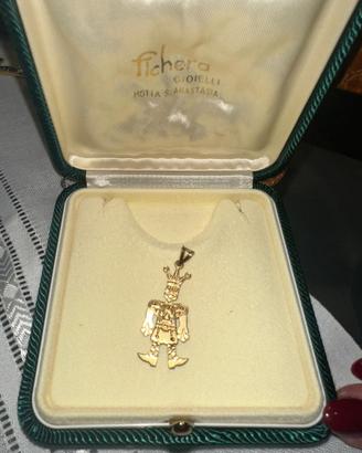 Ciondolo re in oro